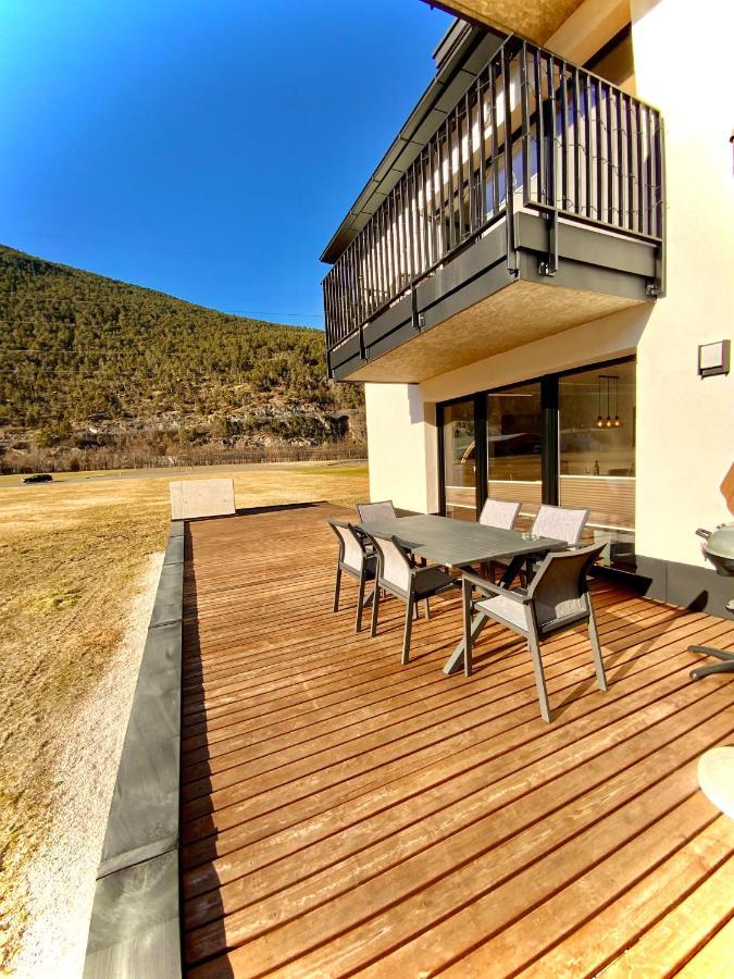 אימסט Deluxefort Fuer 10 Gaeste Mit Eigenem Whirlpool Und Fasssauna מראה חיצוני תמונה