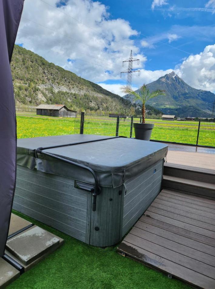 אימסט Deluxefort Fuer 10 Gaeste Mit Eigenem Whirlpool Und Fasssauna מראה חיצוני תמונה