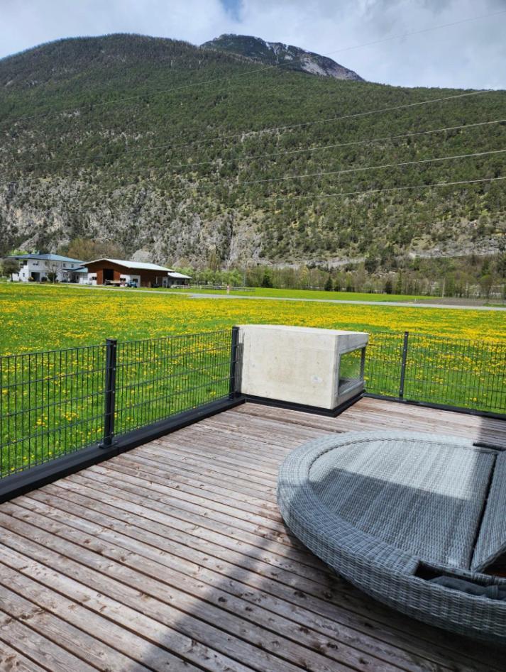 אימסט Deluxefort Fuer 10 Gaeste Mit Eigenem Whirlpool Und Fasssauna מראה חיצוני תמונה